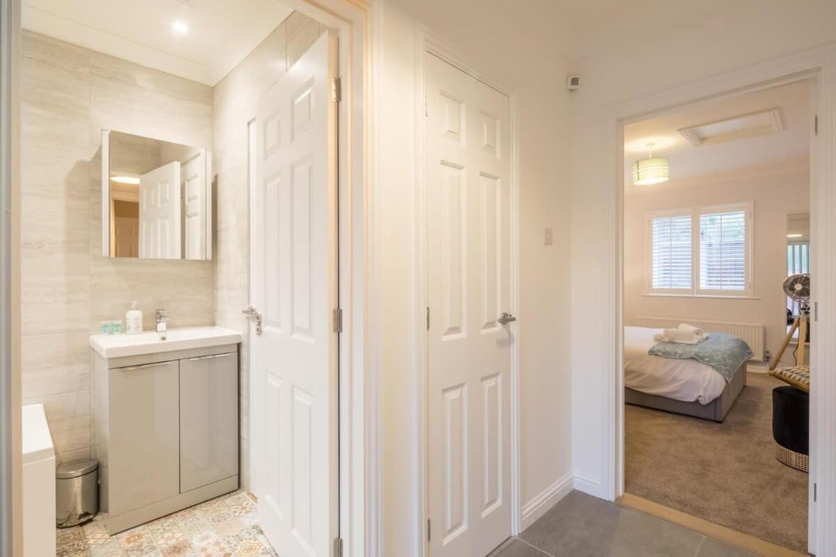 Lovely 1 Bed Apartment With Free Parking & Garden Cambridge  Exterior photo